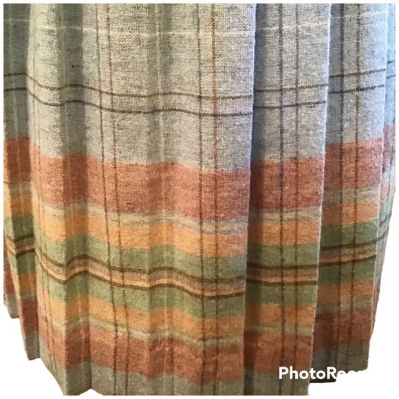 Vintage Women's Wool Blend Skirt - Picture 2 of 5